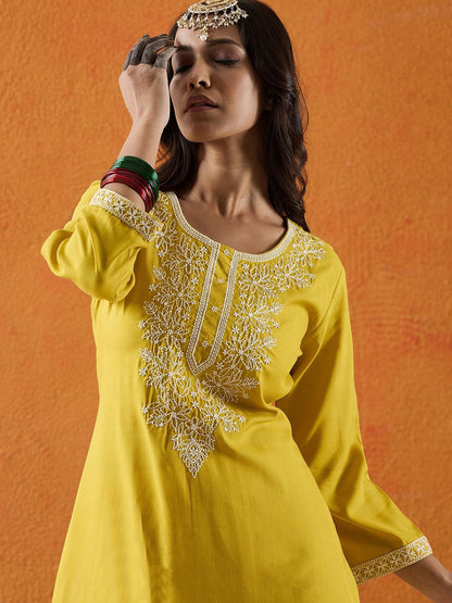 Indyancart IE Floral Embroidered Thread Straight Kurta