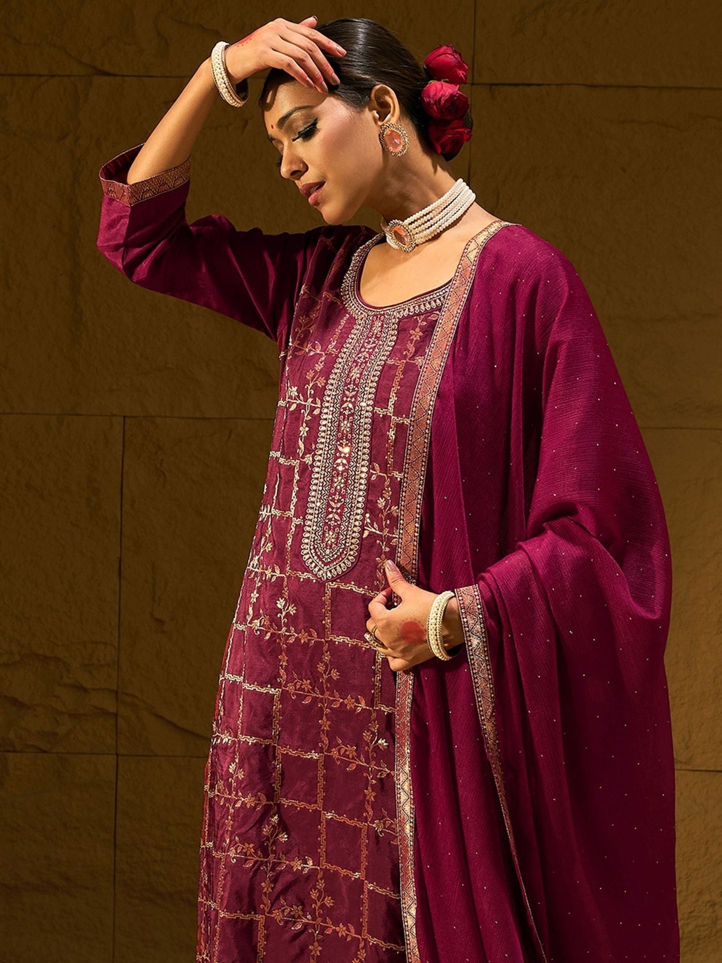 Dhiyona IE Floral Embroidered Straight Kurta With Trousers And Dupatta
