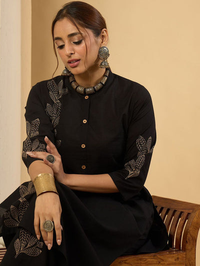 Indyancart IE Women Embroidered Regular Thread Work Pure Cotton Kurta with Trousers