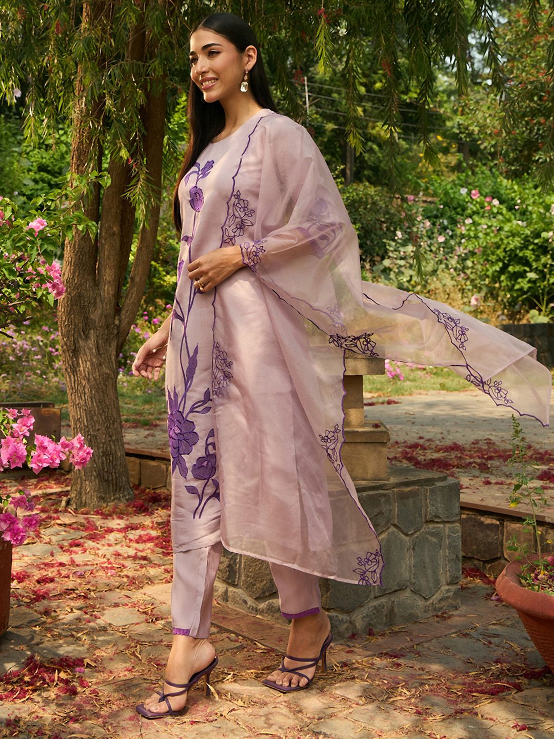 Indyancart IE Women Floral Embroidered Regular Thread Work Kurta with Trousers & With Dupatta