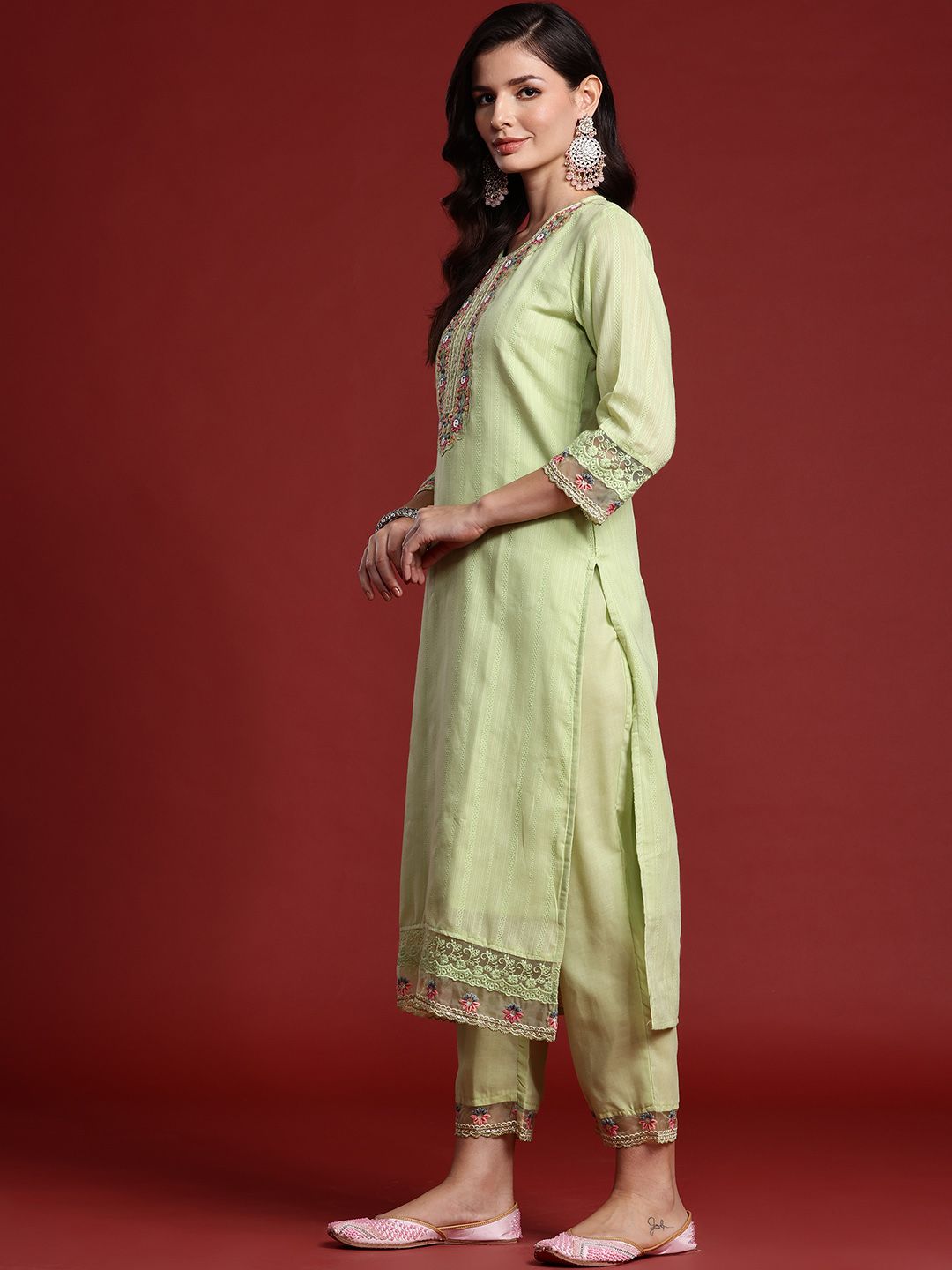 Women Floral Embroidered Regular Thread Work Pure Cotton Kurta with Trousers & With Dupatta
