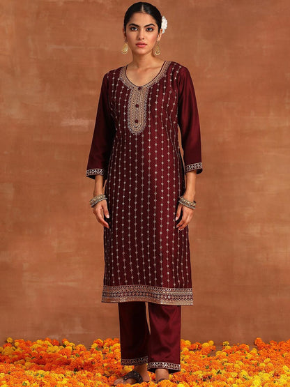 Indyancart IE Embroidered V-Neck Three-Quarter Sleeves Sequinned Kurta Set