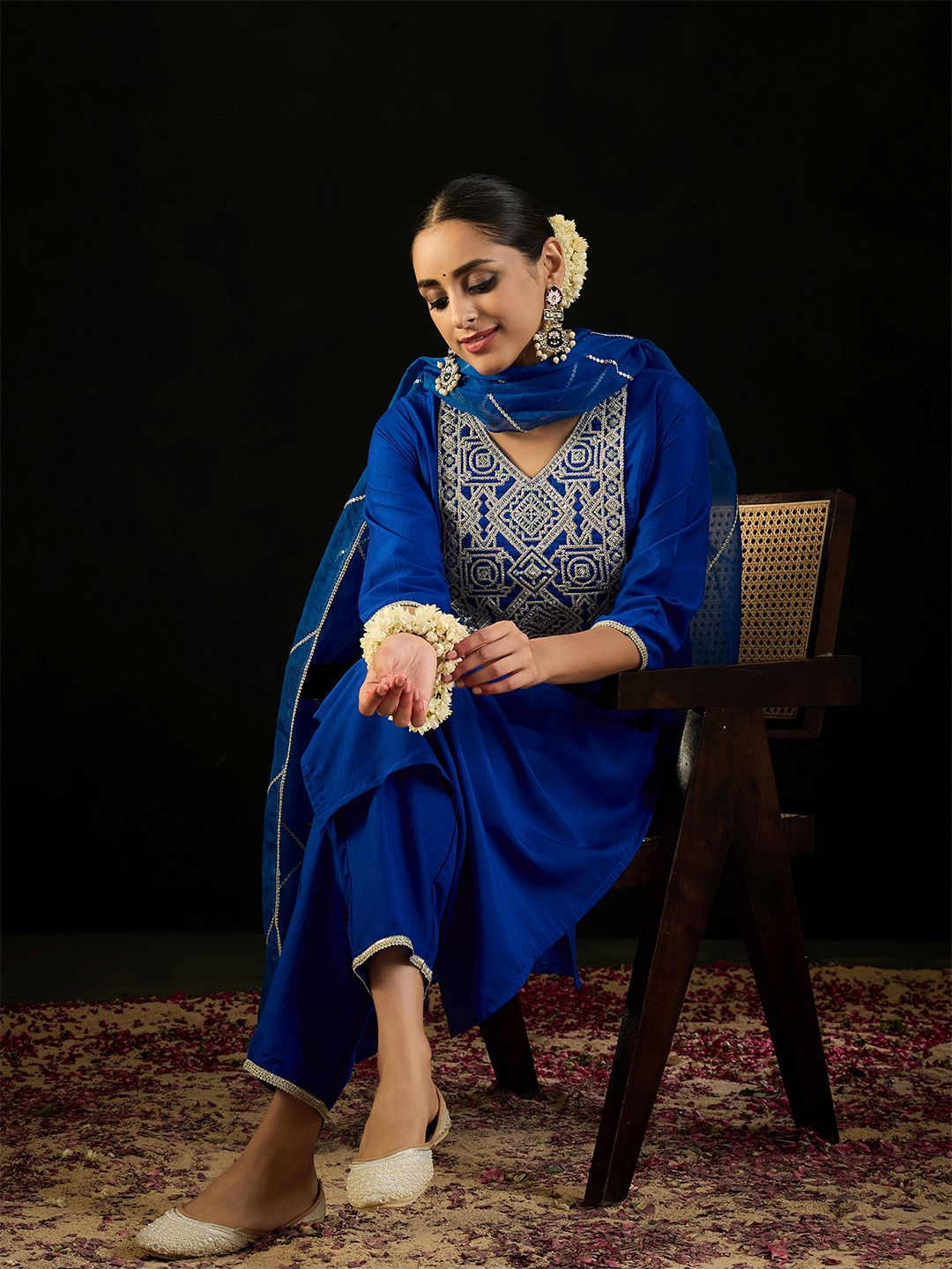 V Neck Floral Yoke Design Zardozi Straight Kurta with Trouser & Dupatta