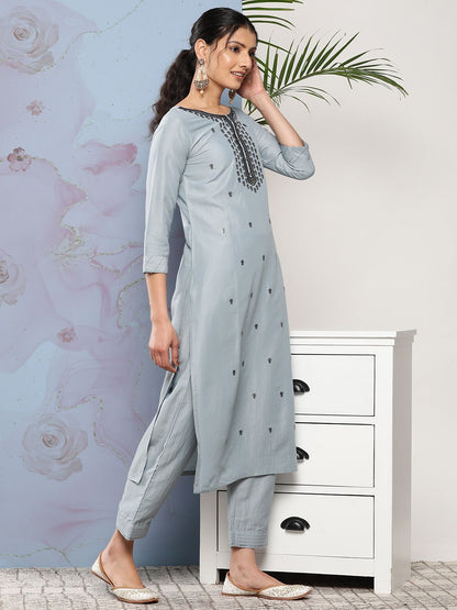 Indyancart VA Women'sFloral Embroidered Button Detail Kurta with Trousers & Dupatta