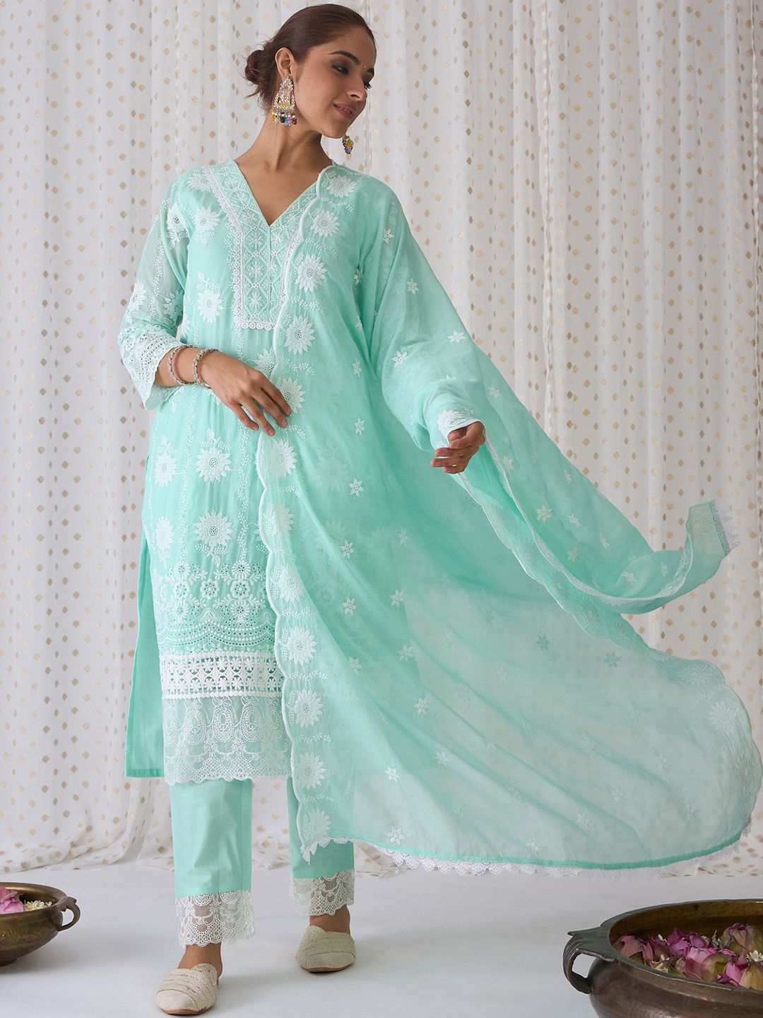 Dhiyona IE Floral Embroidered Regular Thread Work Pure Cotton Straight Kurta Set