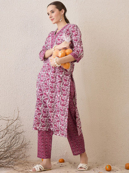 Indyancart IE Paisley Printed V-Neck Pure Cotton Straight Kurta With Trousers