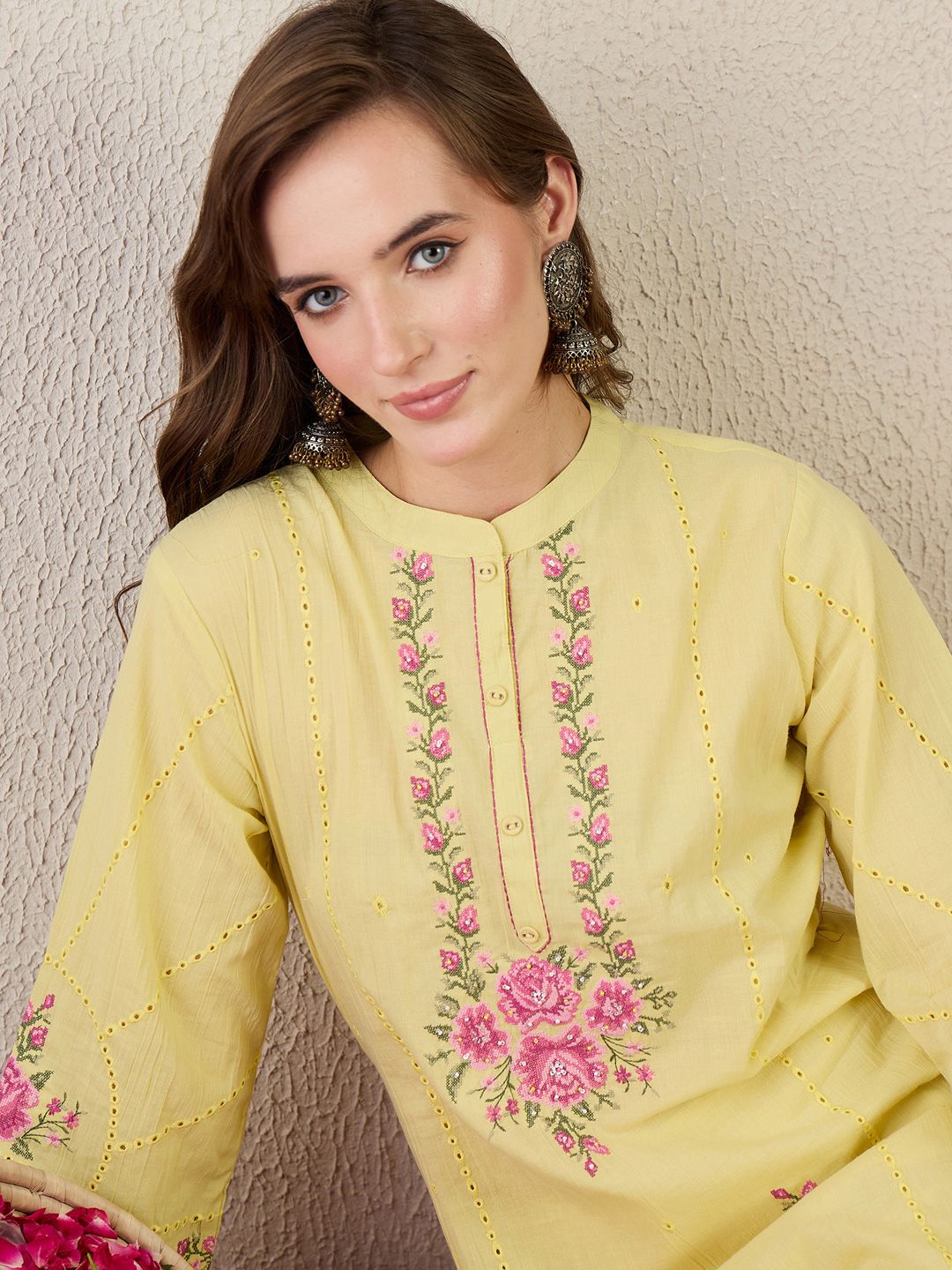 Women Floral Embroidered Cotton Kurta with Trousers