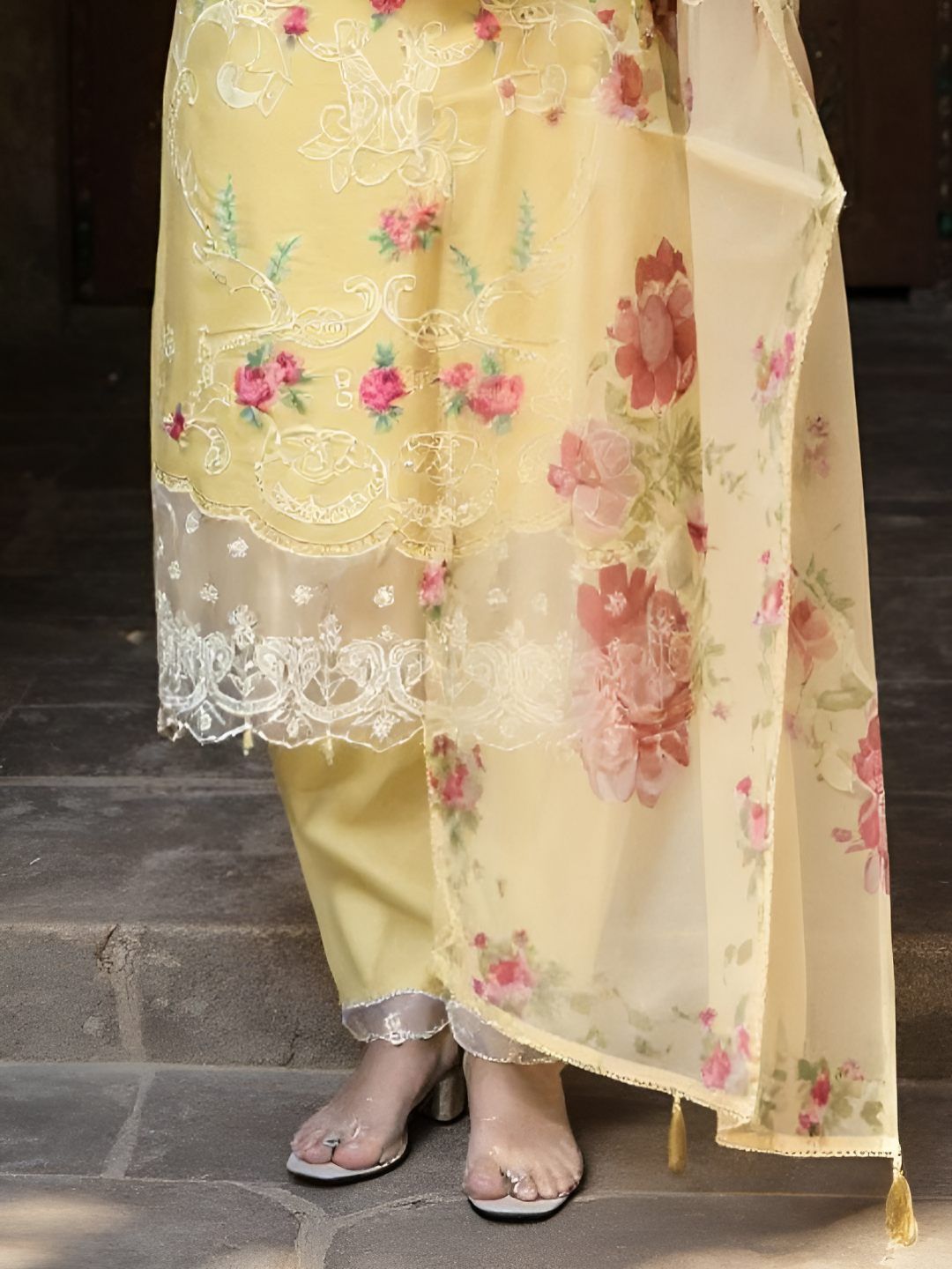 Indyancart IE Women's Women Floral Printed Regular Thread Work Kurta with Trousers & Dupatta
