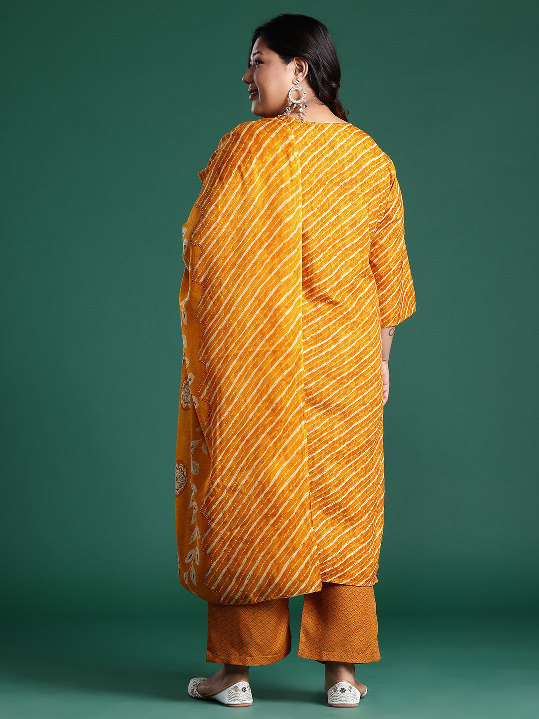 Indyancart Women's Plus Size Leheriya Print Kurta with Palazzos & Dupatta