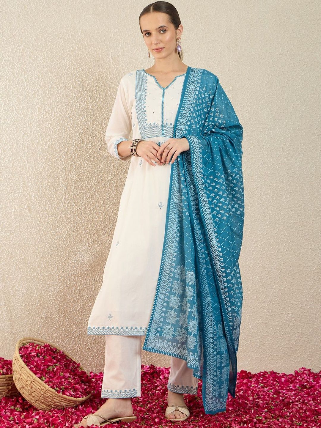 Women Ethnic Motifs Embroidered Regular Thread Work Pure Cotton Kurta with Trousers & With Dupatta
