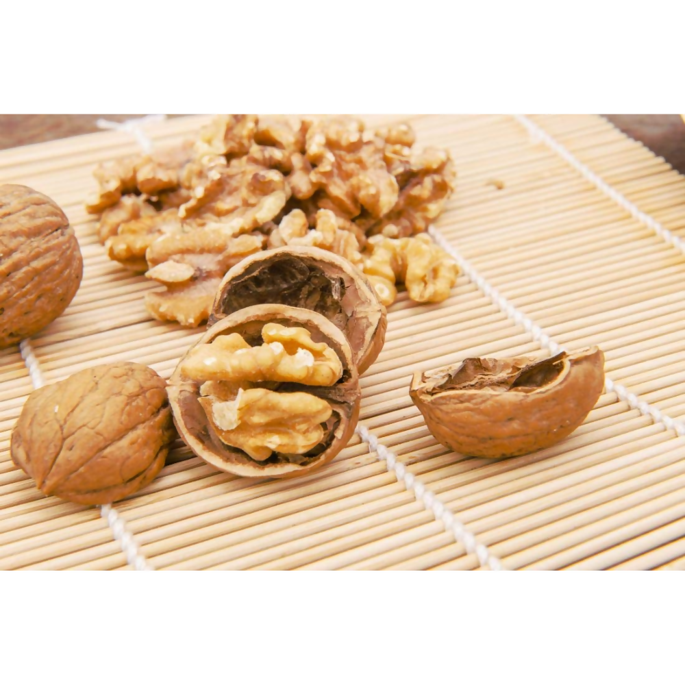 FreshoCartz California Walnuts with Shell