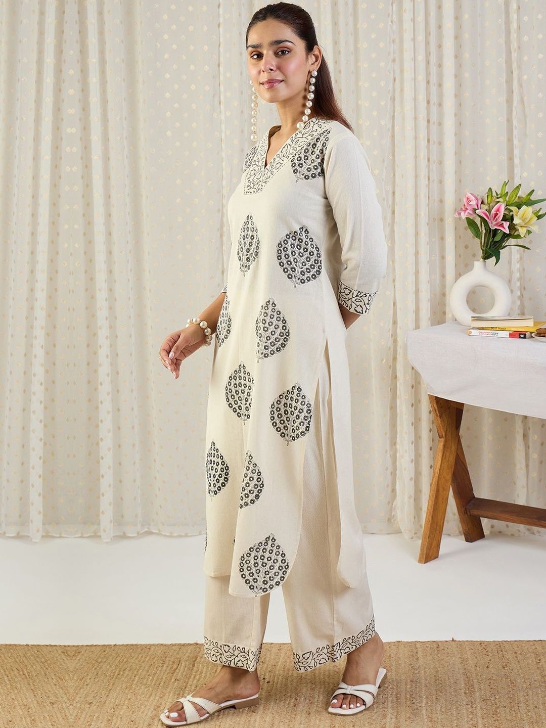 Ethnic Motifs Printed V-Neck Pure Cotton Straight Kurta With Trousers