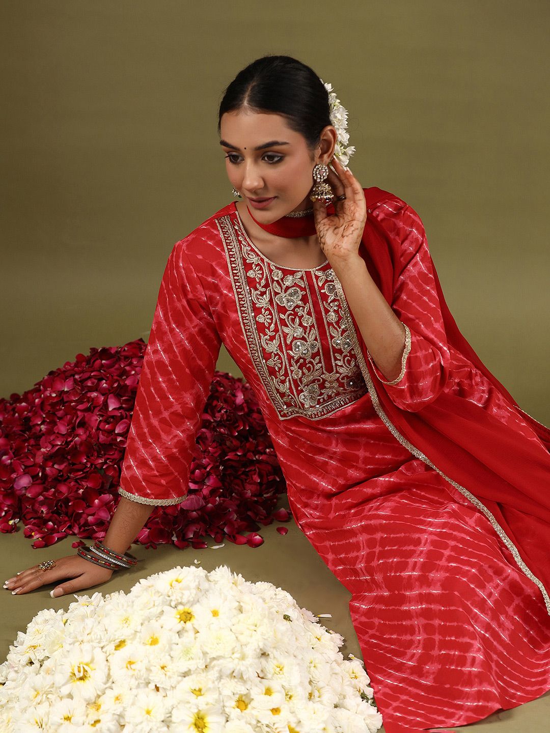 Dhiyona IE Women Leheriya Embroidered Regular Thread Work Kurta with Palazzos & With Dupatta