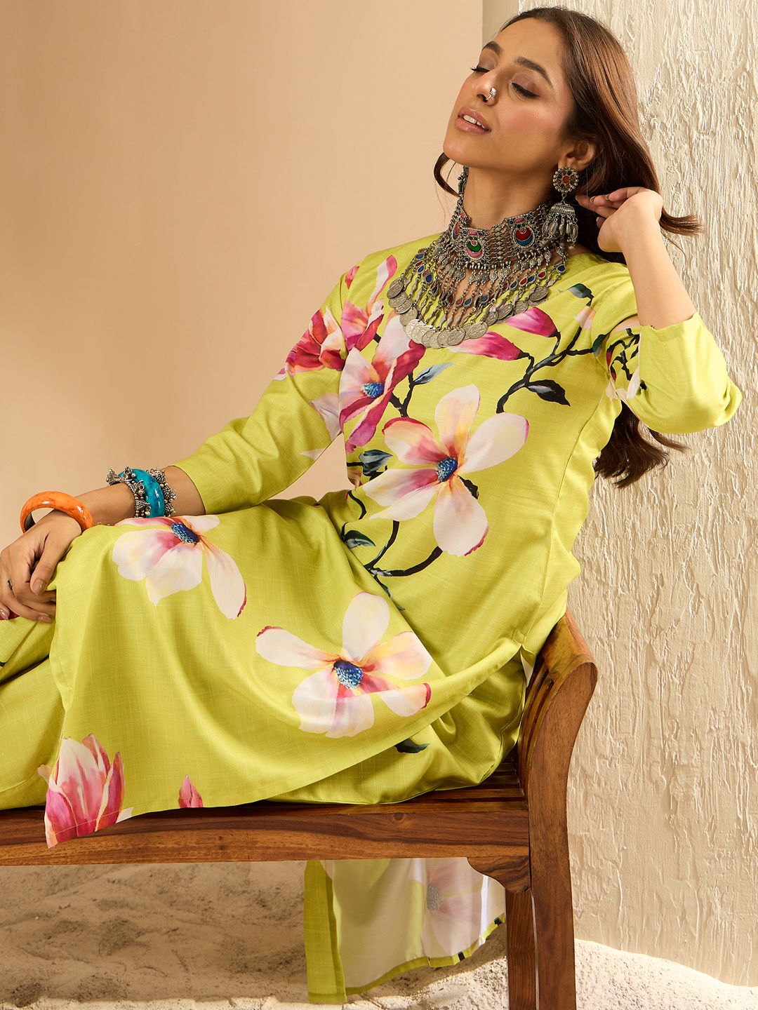 Indyancart IE Women Floral Printed Regular Kurta with Trousers