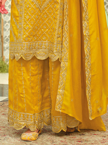 Ethnic Motifs Embroidered Round Neck Straight Kurta With Trousers & Dupatta
