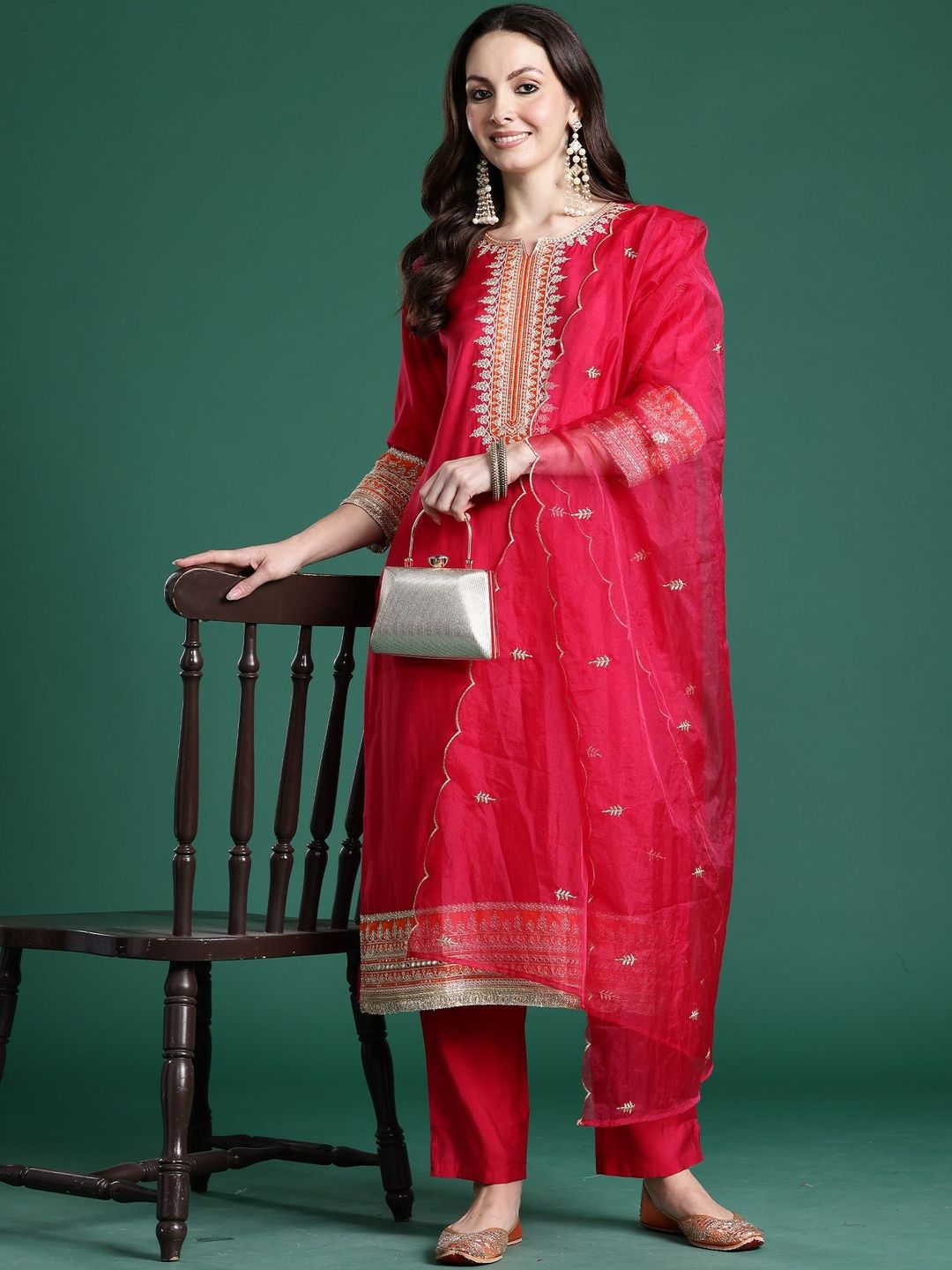 Women Ethnic Motifs Embroidered Regular Thread Work Kurta & Trousers With Dupatta