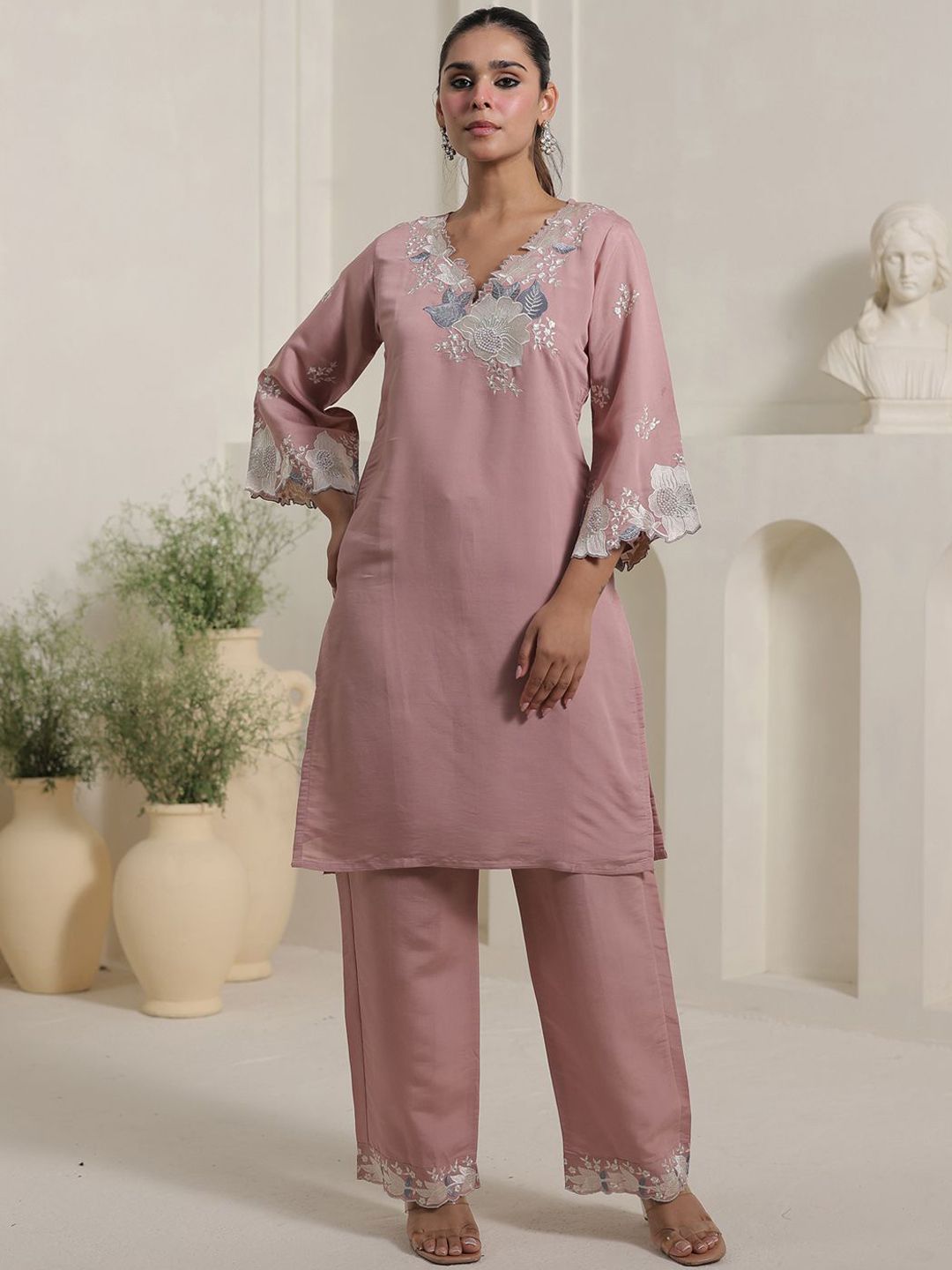 Women Floral Embroidered Straight Kurta with Palazzo