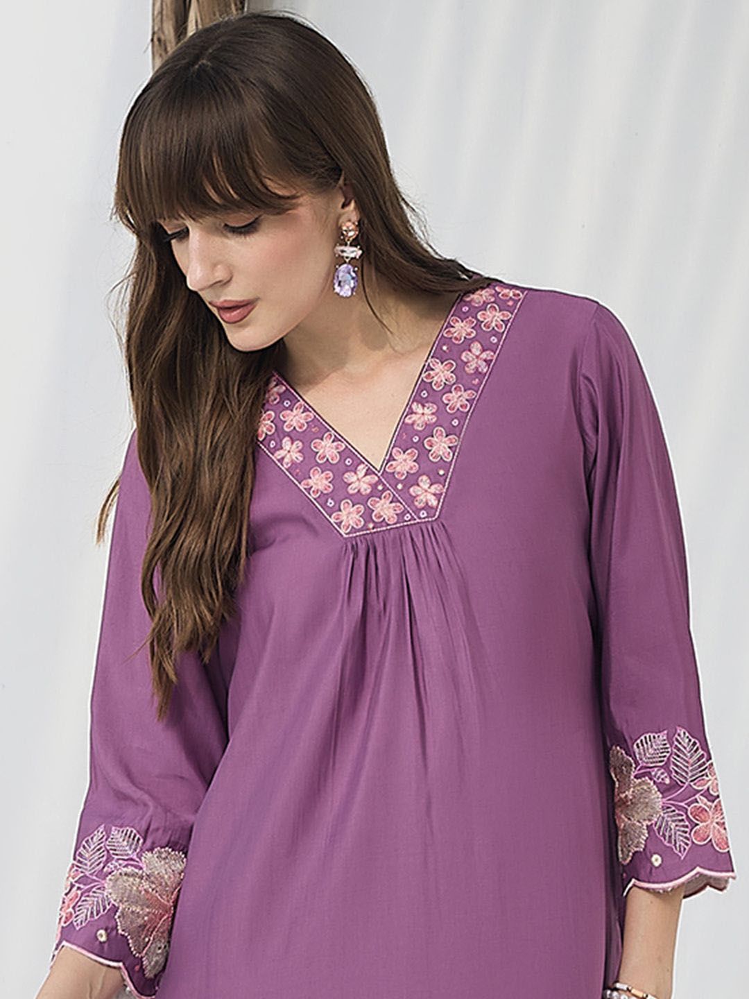 Floral Embroidered Thread Work Straight Kurta With Trousers