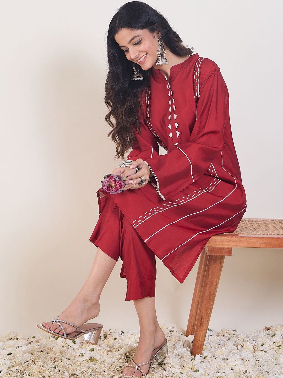 Ethnic Motifs Embroidered Mandarin Collar Thread Work Kurta With Trousers
