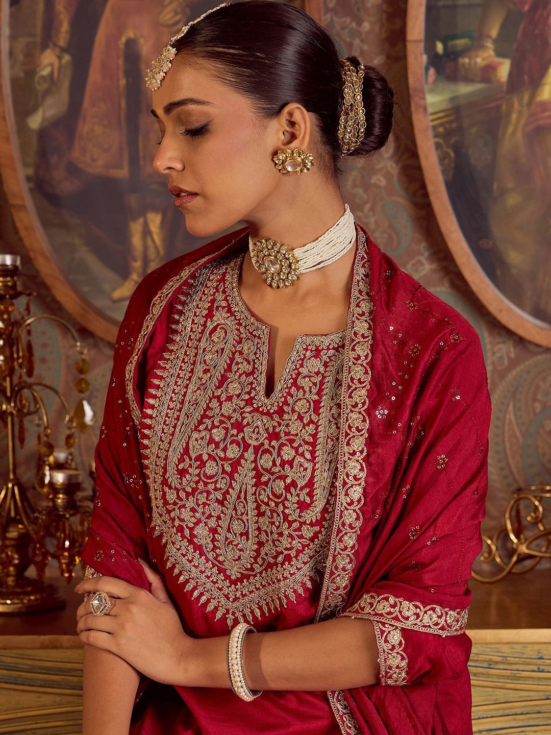 Indyancart IE Ethnic Floral Embroidered Zari Work Detail Regular Sleeves Round Neck Kurta Set
