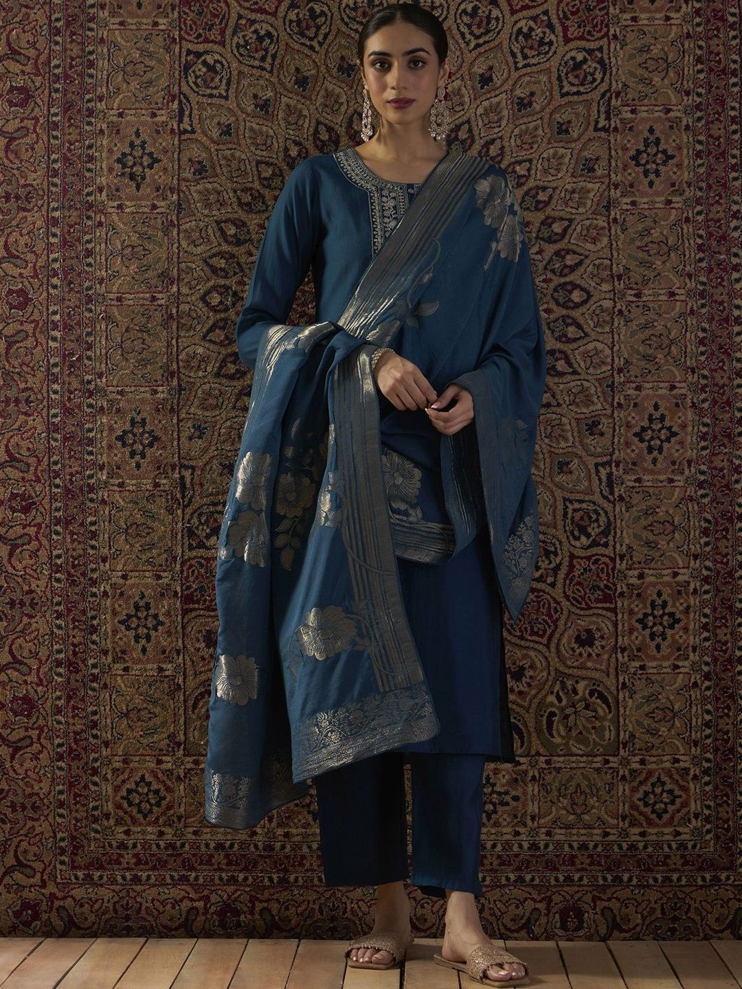 Ethnic Motifs Embroidered Round Neck Thread Work Kurta With Trousers & Dupatta