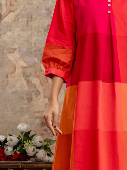 Women Colourblocked V-Neck Regular Kurta with Trousers