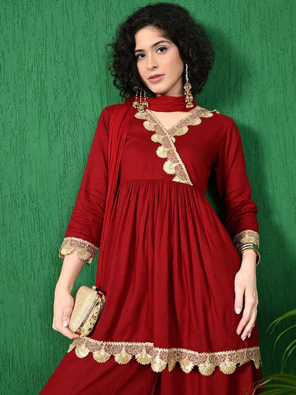 Dhiyona SN Women's Lace Detail V-Neck Pleated Anarkali Kurta With Trouser & Dupatta