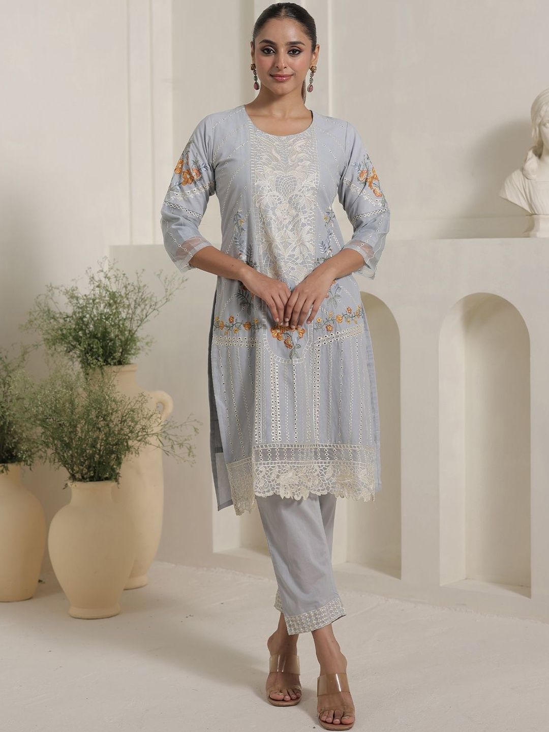 Women Floral Embroidered Regular Thread Work Pure Cotton Kurta with Trousers & With Dupatta