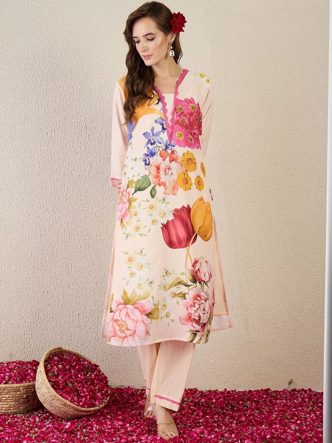Women Floral Printed Regular Linen Kurta with Trousers & With Dupatta