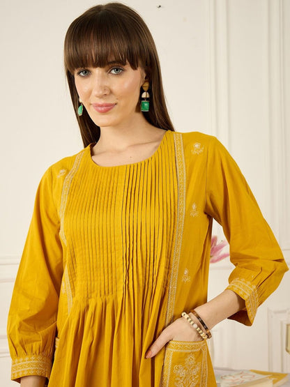 Embroidered Round Neck Thread Work Pure Cotton Kurta With Trousers