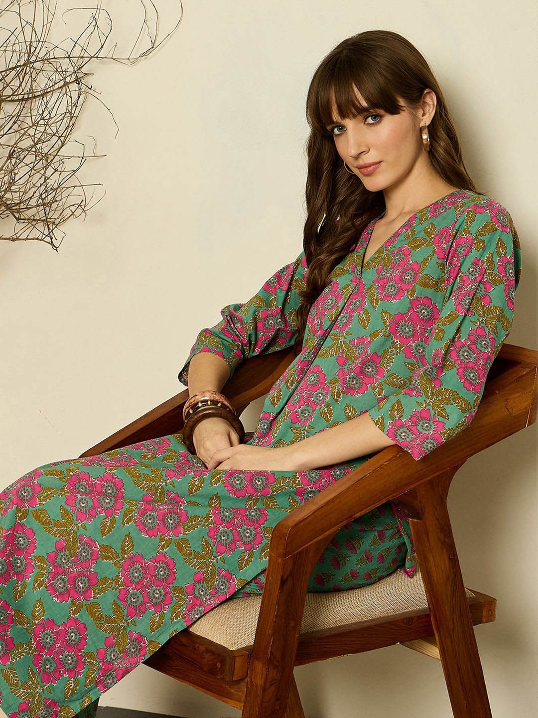 Women Ethnic Motifs Printed Pure Cotton Kurta with Trouser
