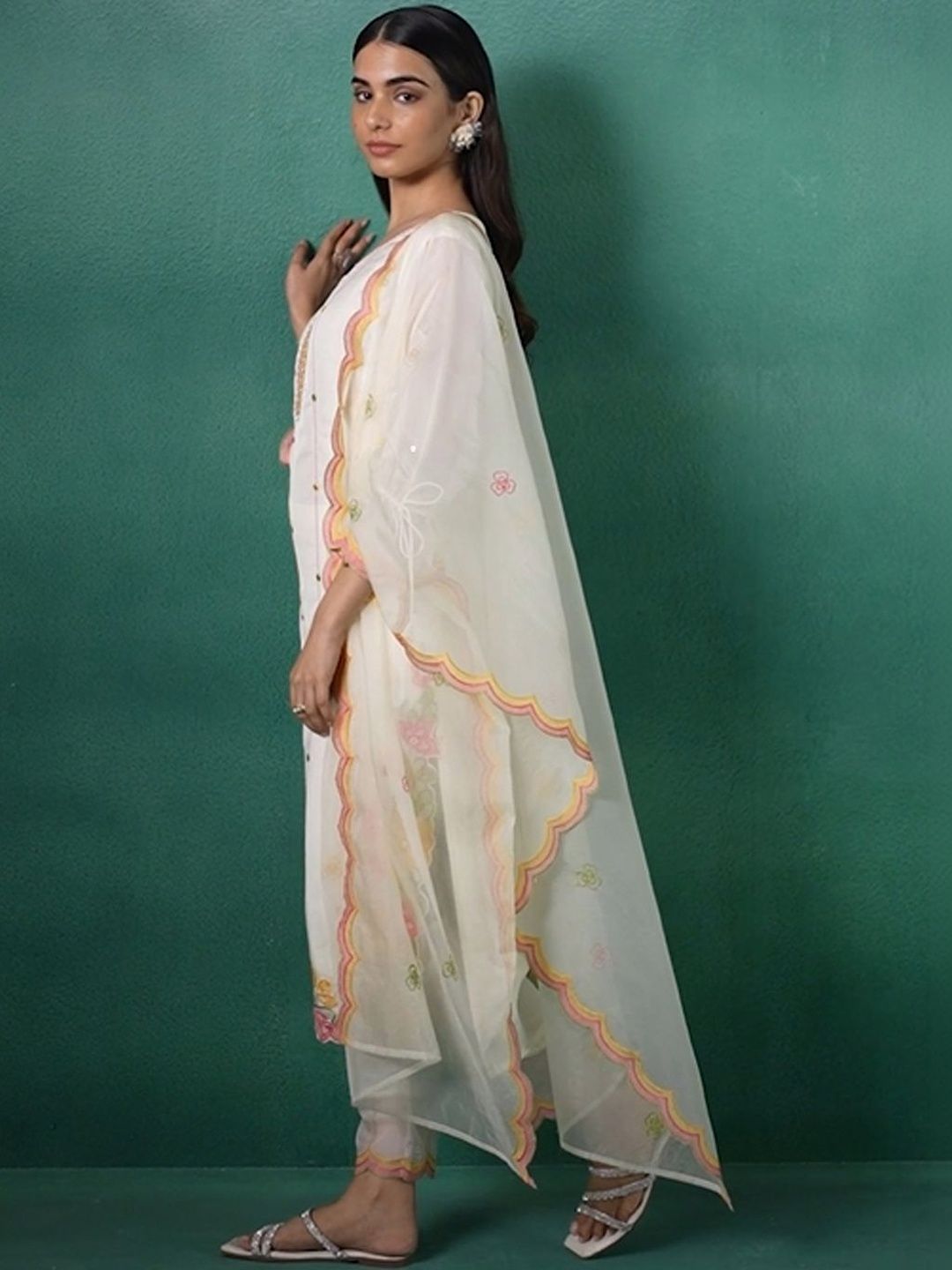 Women Floral Embroidered Regular Thread Work Kurta with Trousers & With Dupatta