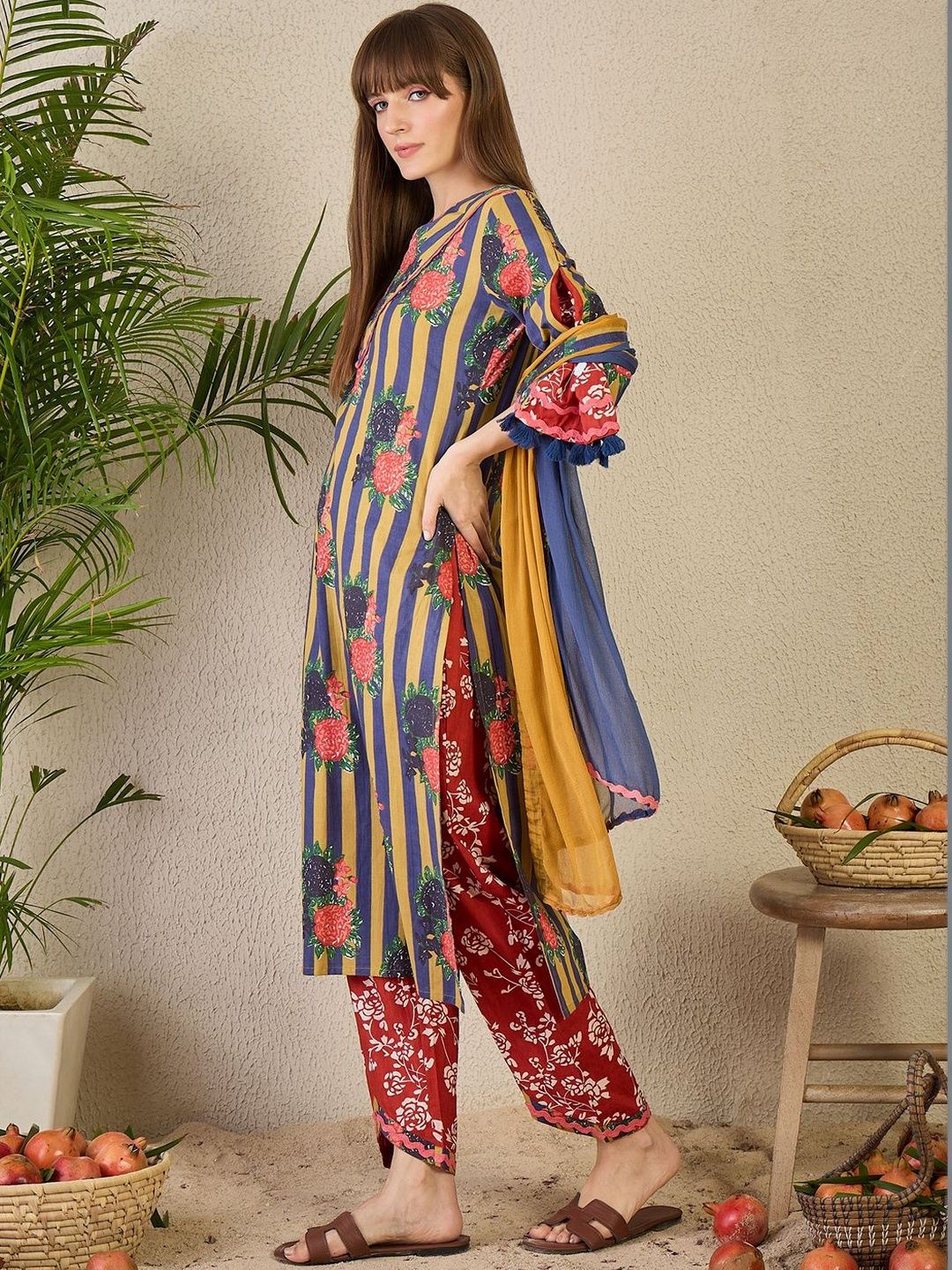 Women Floral Printed Regular Pure Cotton Kurta with Trousers & With Dupatta