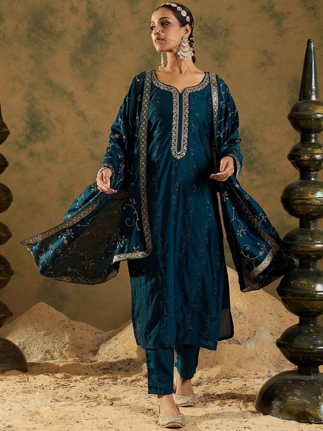 Indyancart IE Women Floral Embroidered Regular Kurta with Trousers & With Dupatta