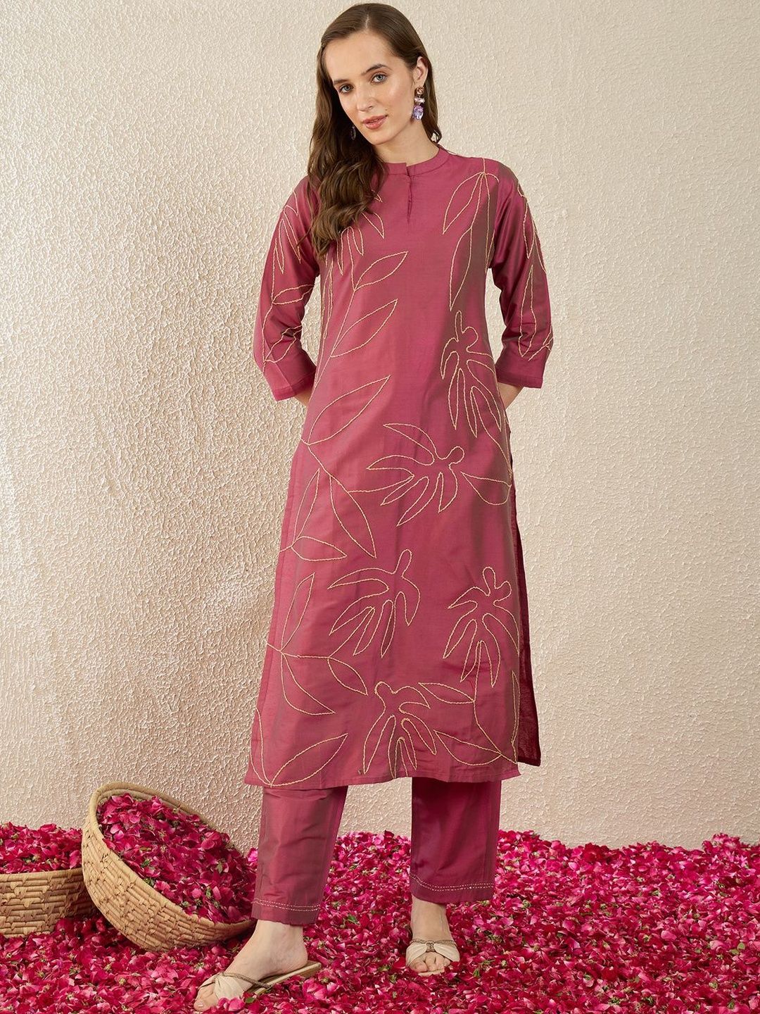 Women Ethnic Motifs Embroidered Regular Thread Work Pure Cotton Kurta with Trousers