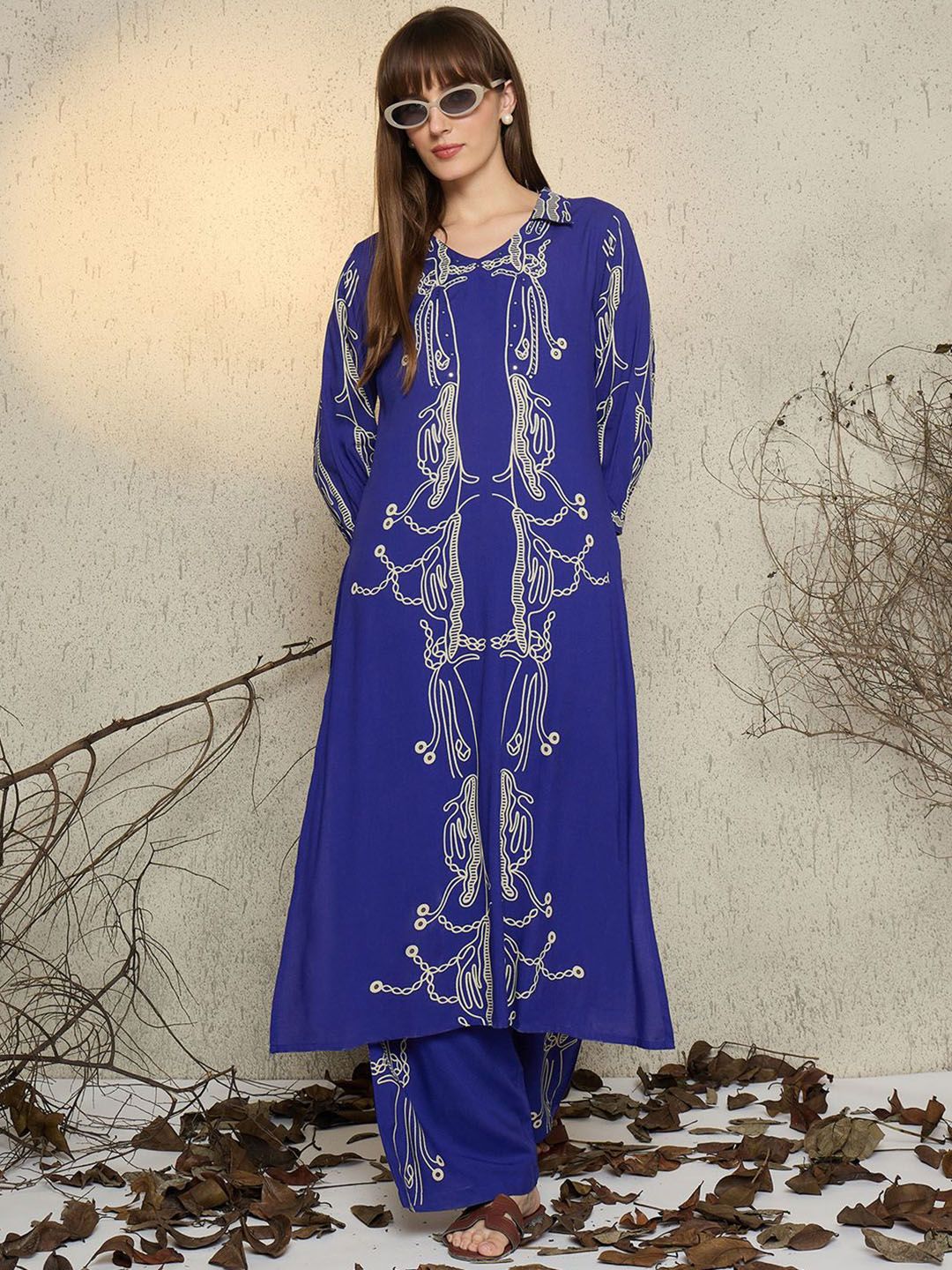 Women Printed Regular Beads and Stones Kurta with Trousers