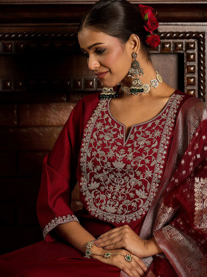 Indyancart IE Ethnic Motifs Zari Embroidered Liva Kurta with Trouser & Dupatta