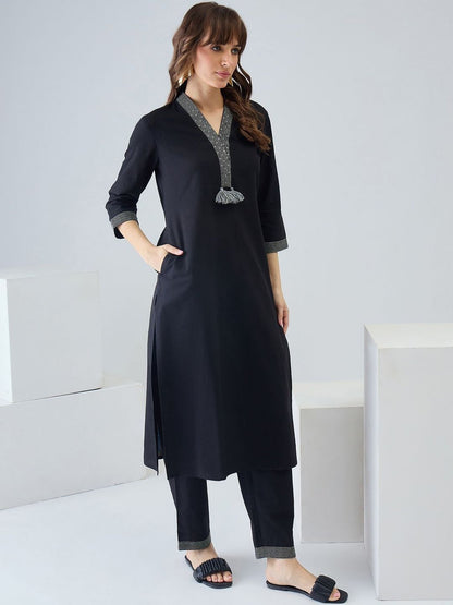Women Regular Thread Work Kurta with Trousers