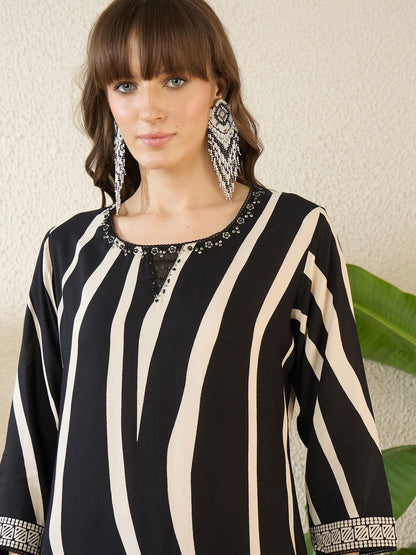 Women Printed Regular Beads and Stones Kurta with Palazzos