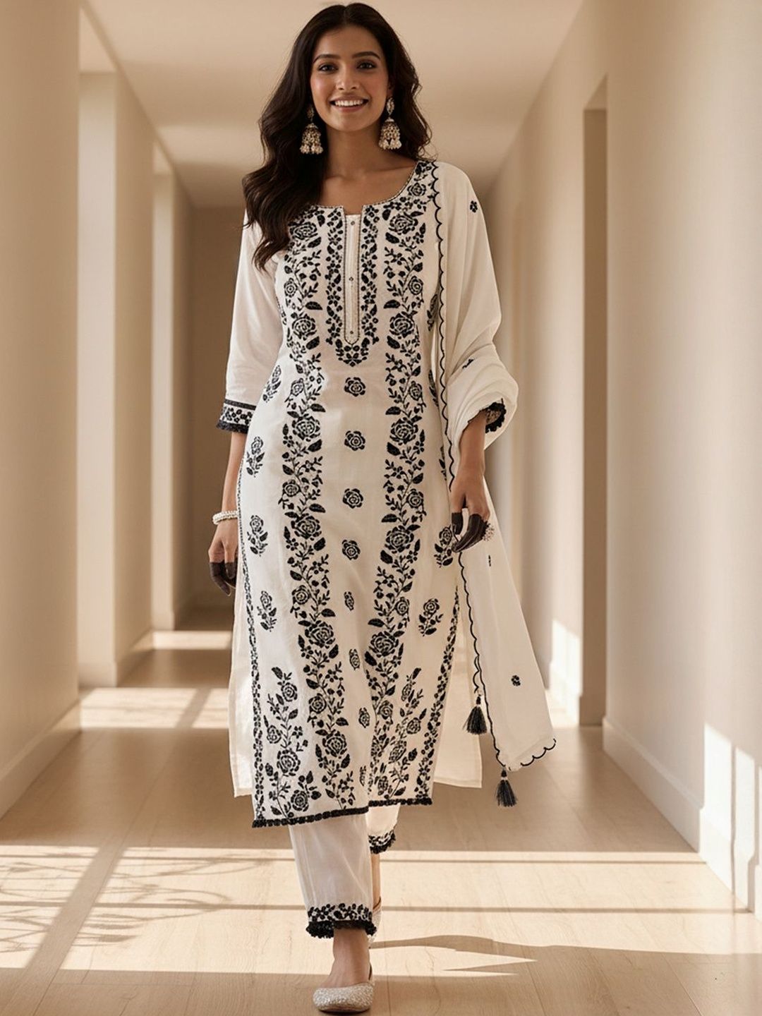 Ethnic Motifs Embroidered Regular Thread Work Kurta With Trousers & Dupatta