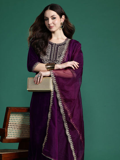 Indyancart IE Ethnic Motifs Embroidered Velvet Kurta with Trousers & With Dupatta