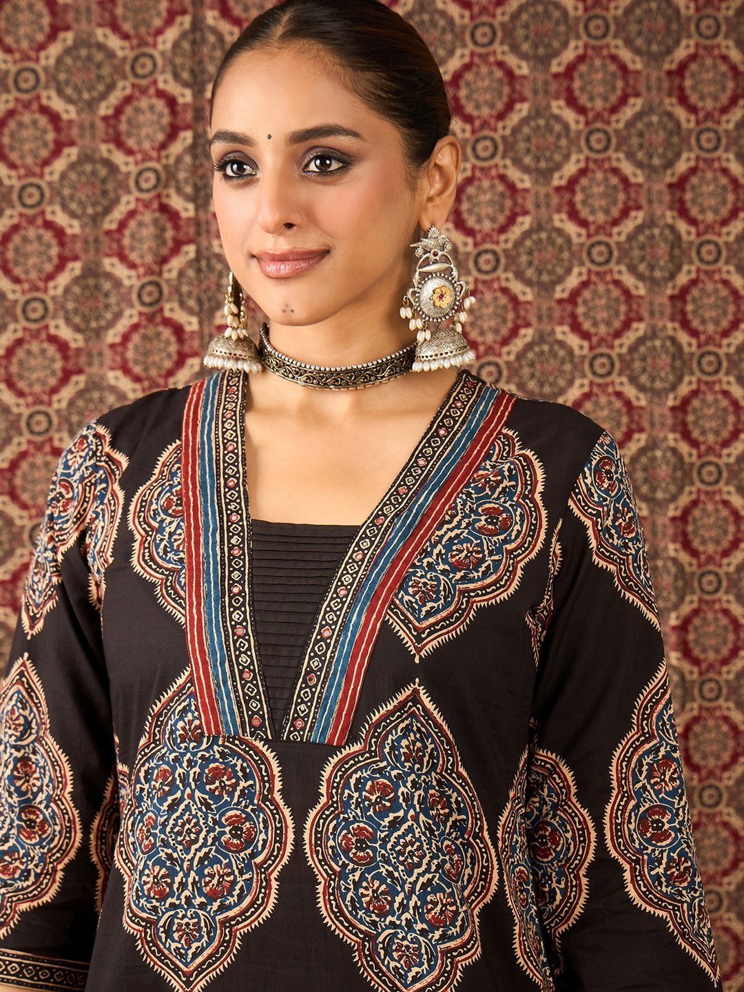 Women Ethnic Motifs Printed Regular Pure Cotton Kurta with Trousers