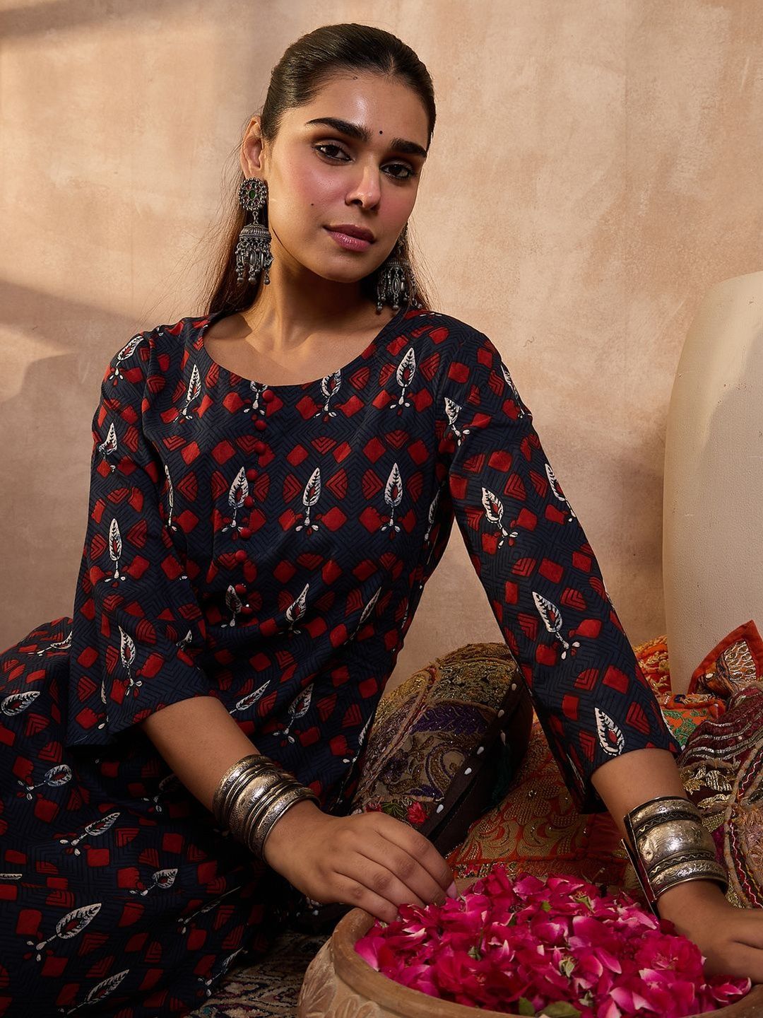 Women Ethnic Motifs Printed Pure Cotton Kurta with Trouser