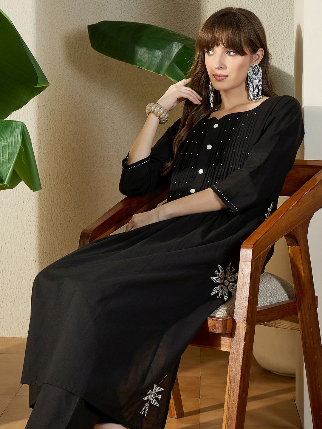 Women Embroidered Regular Thread Work Pure Cotton Kurta with Trousers