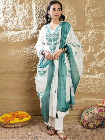 Indyancart IE Women Floral Embroidered Thread Work Pure Cotton Kurta with Trousers & Dupatta