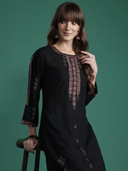 Indyancart IE Indo era Embroidered Straight Tunic & Trousers Co-Ord Set