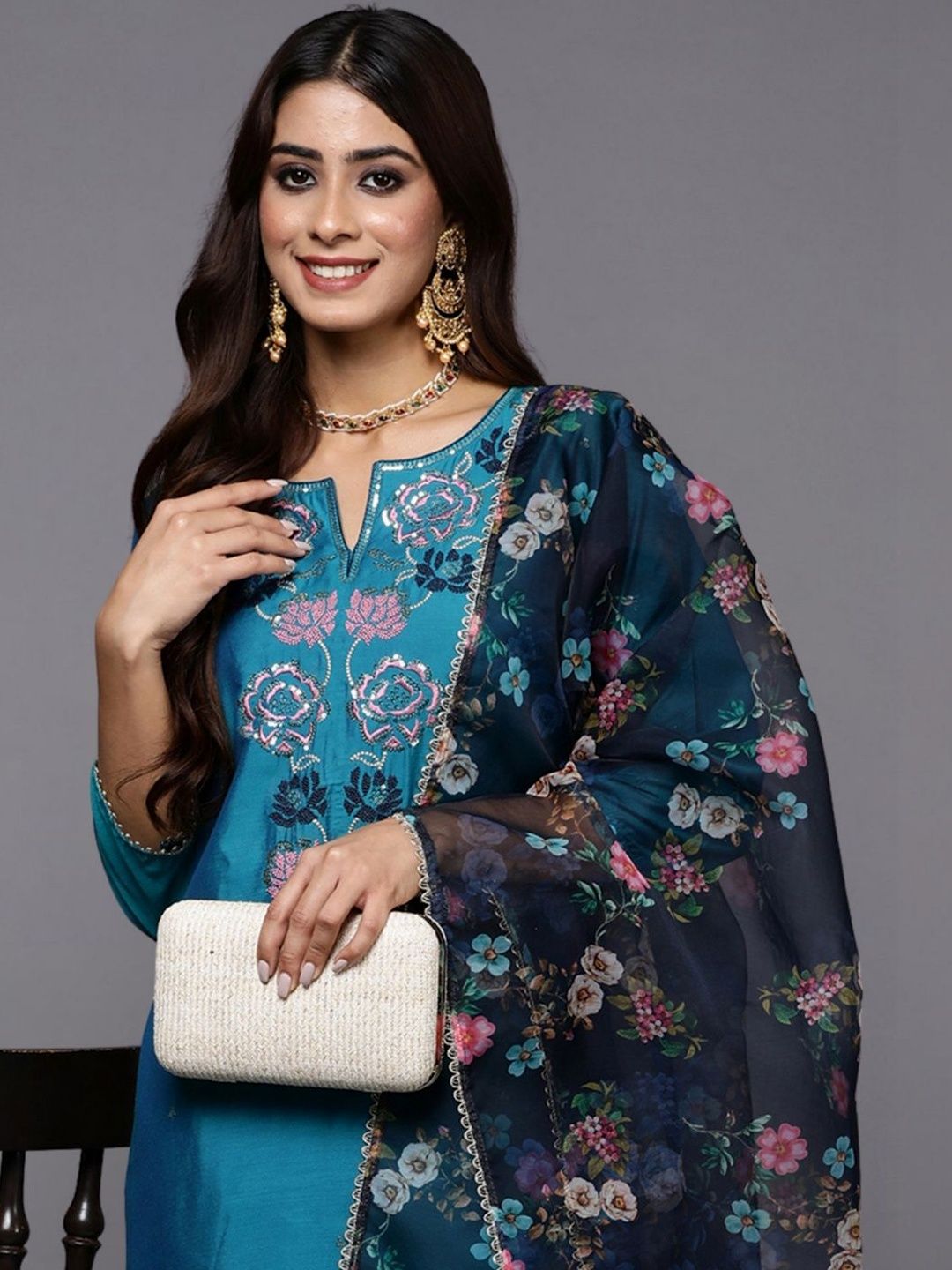 Women Floral Embroidered Regular Thread Work Kurta with Trousers & With Dupatta