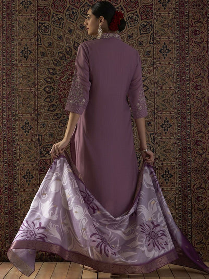 Floral Embroidered Regular Thread Work Straight Kurta With Trousers & Dupatta