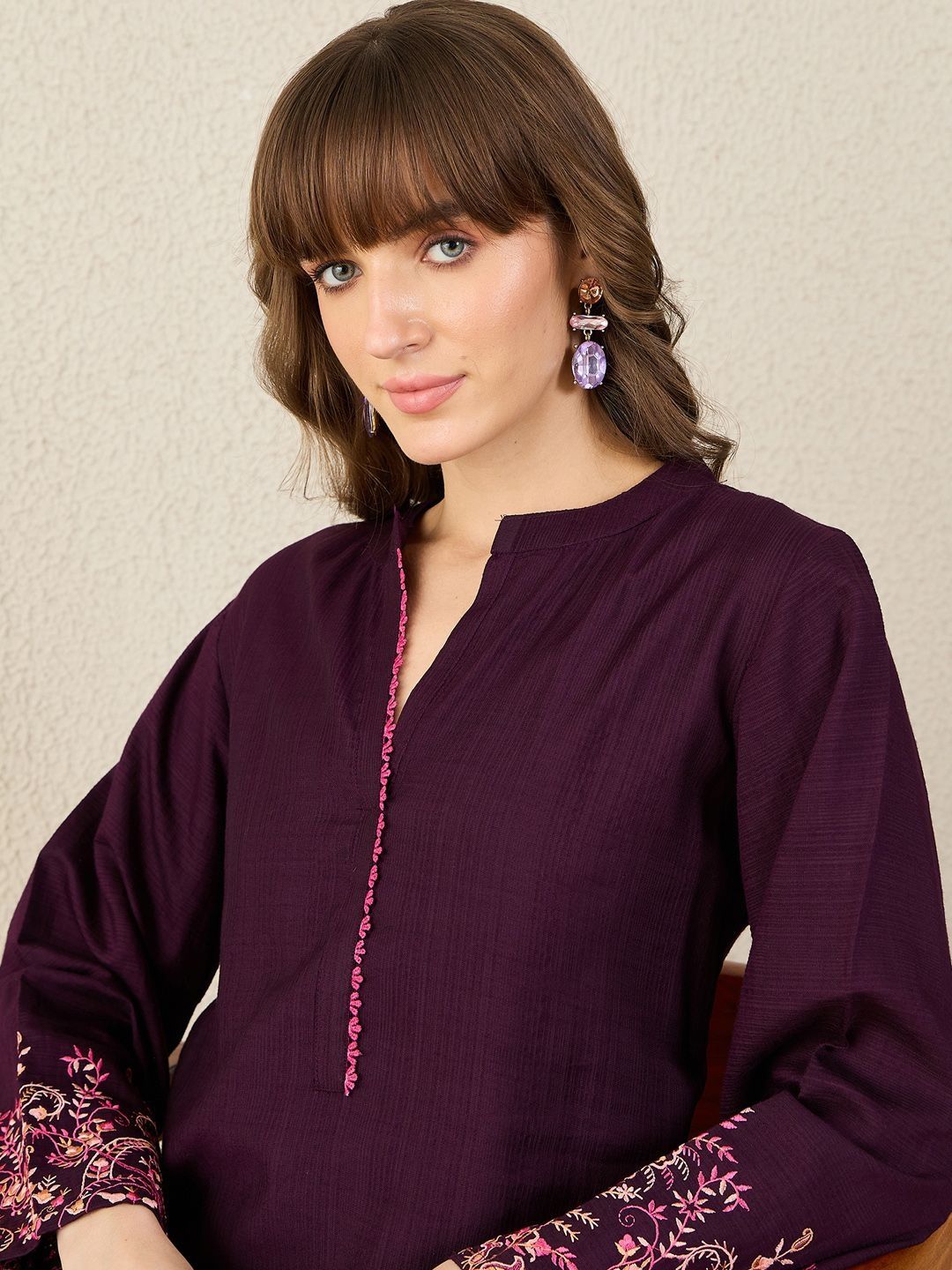 Floral Embroidered Mandarin Collar Thread Work Straight Kurta & Trousers