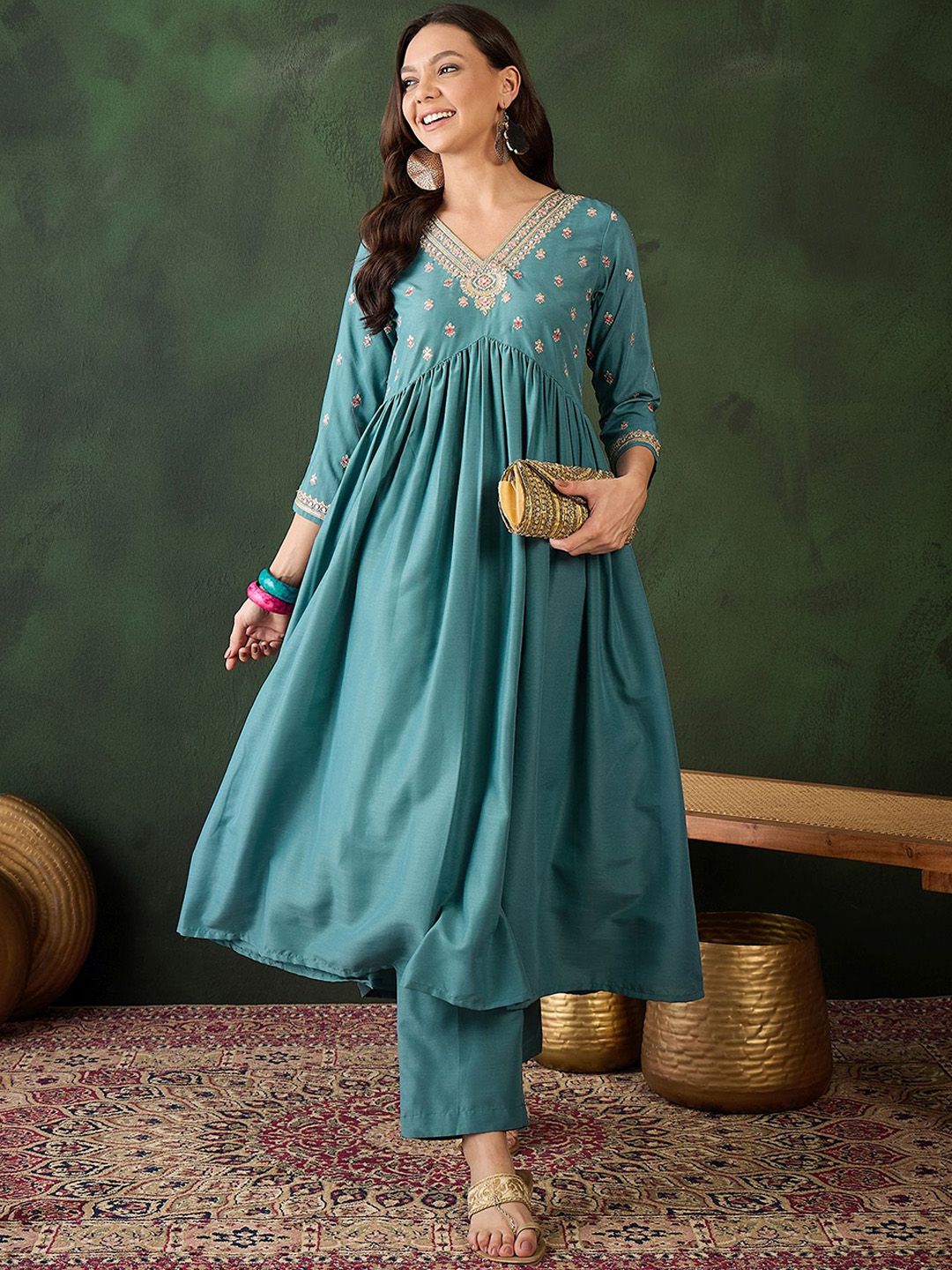 Dhiyona SN Women's Floral Yoke Design V-Neck Thread Work Empire Anarkali Kurta With Trousers